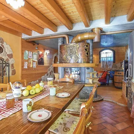 Three-bedroom Holiday In Holiday home Arsie